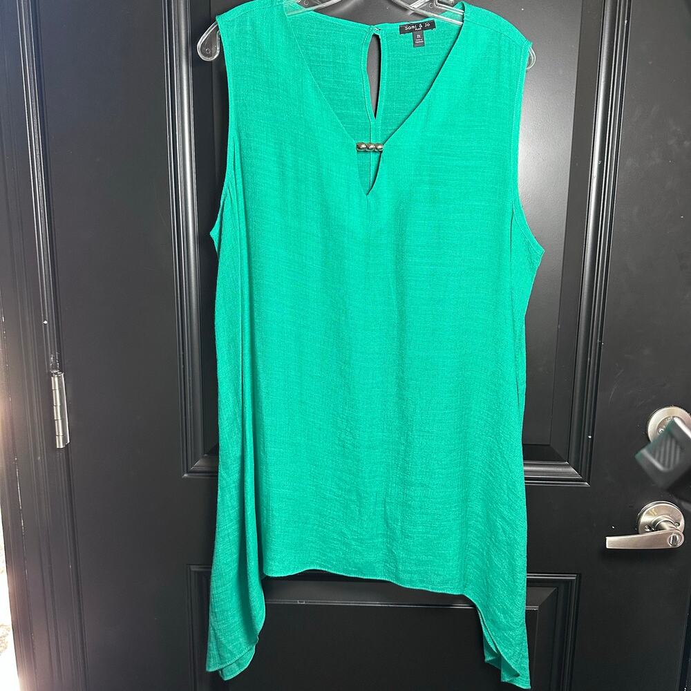 Green Sleeveless Shark-Bite Hem Tank Top Women's Plus 2X Sami & JO Lightweight